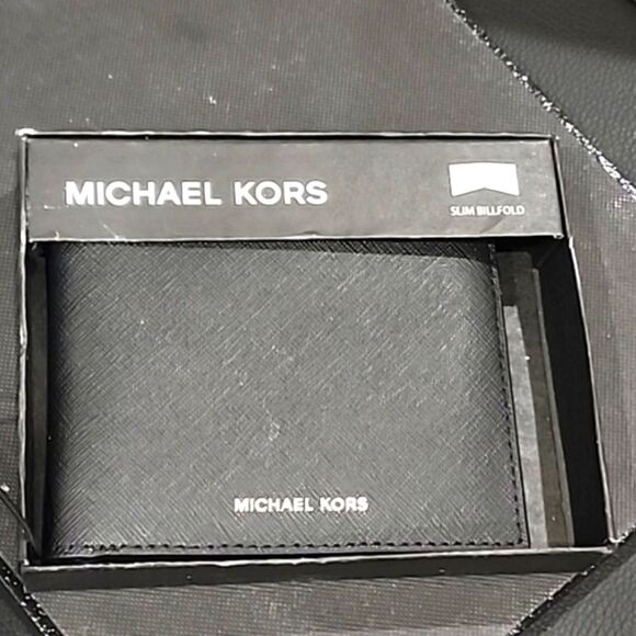 Michael Kors Andy Leather Slim Billfold - Picture 9 of 9